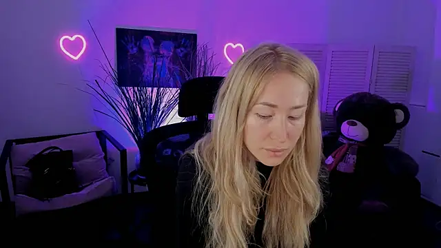 AstraMonroe online show from April 3, 2026, 1:14 am