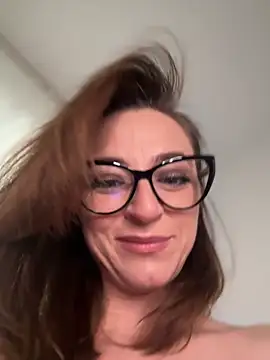 Snapshot of ClaireCrazy chatting on October 30, 2025, 6:59 am ClaireCrazy online show from October 30, 2025, 6:59 am