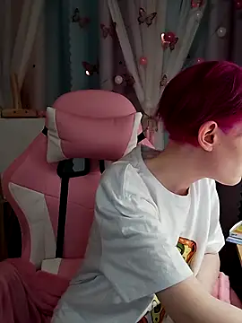 Fuzzy Unicorn online show from September 23, 2025, 6:44 pm