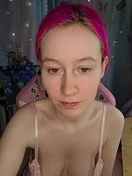 Snapshot of Fuzzy_Unicorn chatting on May 1, 2026, 11:37 am Fuzzy Unicorn online show from May 1, 2026, 11:37 am