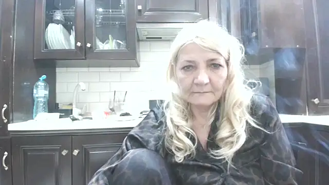 ButterflyBlondie online show from June 16, 2026, 3:31 am