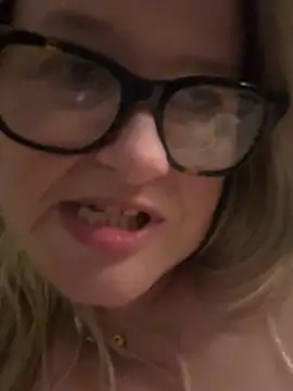 SuzieSub online show from February 22, 2026, 12:45 am