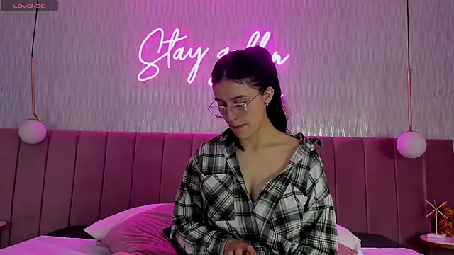 maddy jaclsonw online show from September 19, 2025, 11:55 am