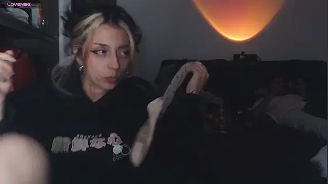 MiaBunnie online show from January 16, 2026, 4:38 am