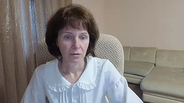 Lia Tito online show from October 6, 2025, 2:14 pm