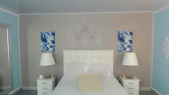 maddissonivanova online show from October 17, 2025, 7:27 pm