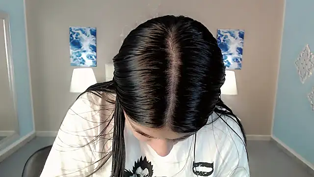 maddissonivanova online show from November 7, 2025, 7:14 pm