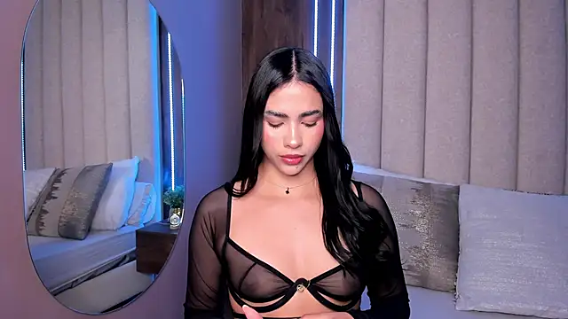 LucySalvatore  online show from November 27, 2025, 6:10 pm