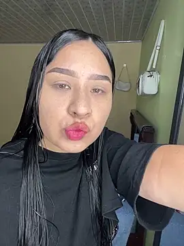 BELLAALEJA online show from April 5, 2026, 4:26 pm