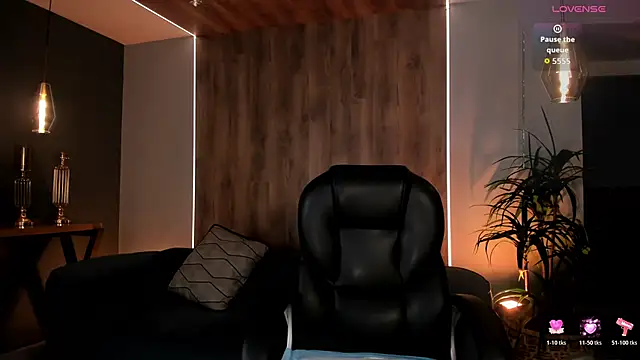 LiamCarterX online show from November 23, 2025, 4:01 am