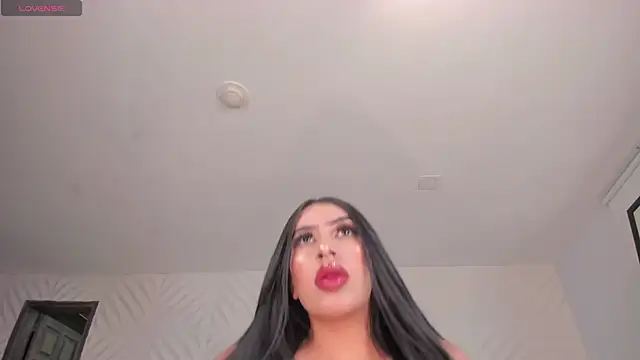 LeahLombardi  online show from March 31, 2026, 3:30 am