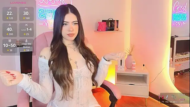 Snapshot of Alice_Vixen chatting on February 2, 2026, 12:37 pm Alice Vixen online show from February 2, 2026, 12:37 pm