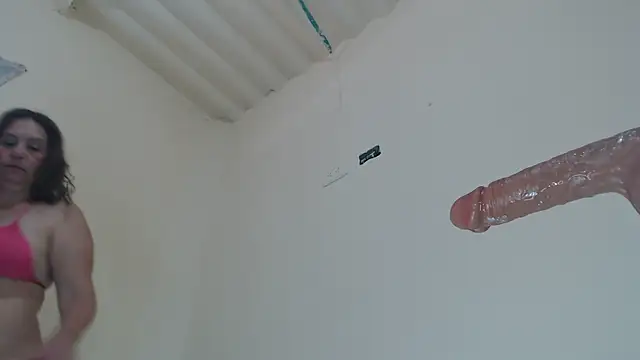 Monserrat Sweet online show from April 13, 2026, 6:35 pm