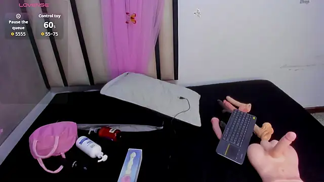 Avi Winklar online show from April 23, 2026, 4:03 am