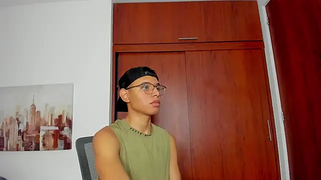 Snapshot of tristan_gold chatting on September 30, 2025, 12:32 pm tristan gold online show from September 30, 2025, 12:32 pm