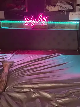 Snapshot of Shy_Ivy chatting on October 4, 2025, 8:18 pm Shy Ivy online show from October 4, 2025, 8:18 pm