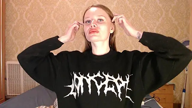 Kitkaat00 online show from April 14, 2026, 10:43 am