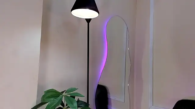 dulce fiore07 online show from December 3, 2025, 12:25 pm