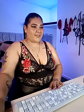 AndreaKinky online show from November 12, 2025, 8:15 am