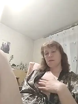 Flower2931 online show from April 7, 2026, 7:25 pm