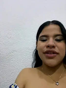 Aisha poweer online show from October 11, 2025, 2:55 am