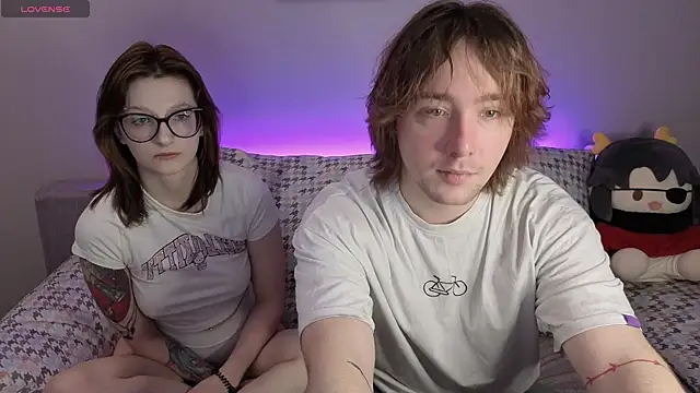 Snapshot of ellen_and_danny chatting on October 19, 2025, 5:02 pm ellen and danny online show from October 19, 2025, 5:02 pm