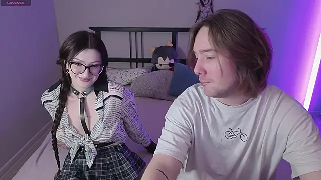 Snapshot of ellen_and_danny chatting on February 1, 2026, 5:22 pm ellen and danny online show from February 1, 2026, 5:22 pm