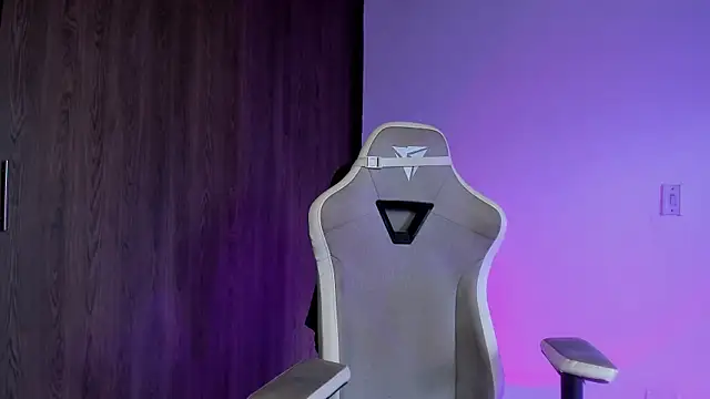 Snapshot of natevillage chatting on September 21, 2025, 9:05 pm natevillage online show from September 21, 2025, 9:05 pm