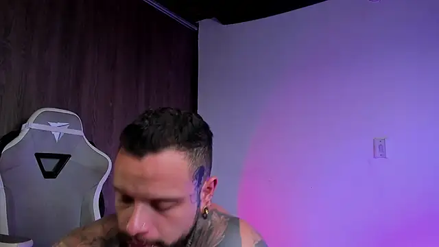 Snapshot of natevillage chatting on October 3, 2025, 10:07 pm natevillage online show from October 3, 2025, 10:07 pm