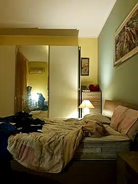 KalendaXL online show from October 28, 2025, 7:05 pm