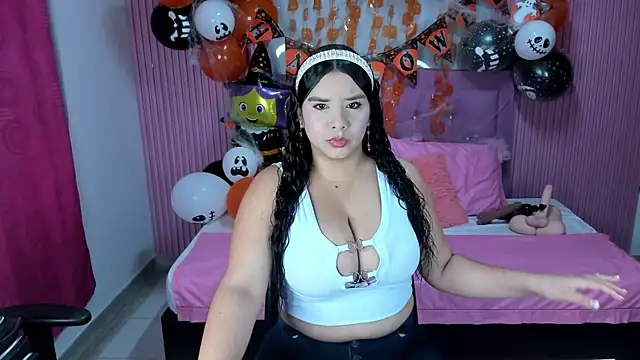 Emy topless online show from October 20, 2025, 10:59 am