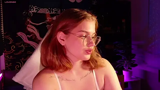 Snapshot of SophieMurrr chatting on July 3, 2026, 8:15 pm SophieMurrr online show from July 3, 2026, 8:15 pm