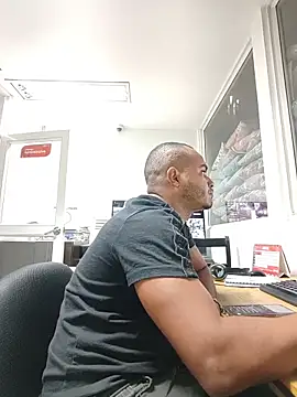 SanChacal5694 online show from April 7, 2026, 10:42 pm