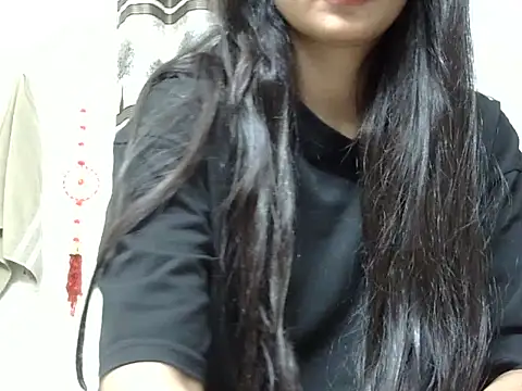 Snapshot of SURBHI_08 chatting on November 4, 2025, 8:08 pm SURBHI 08 online show from November 4, 2025, 8:08 pm