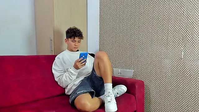 willy sexxx18 online show from March 24, 2026, 7:30 pm