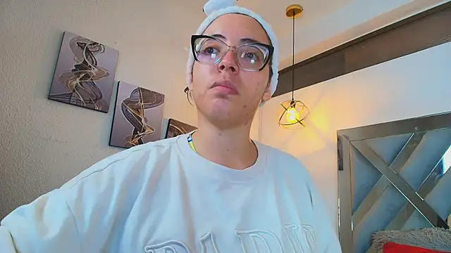 Snapshot of Rossi_ss1 chatting on February 5, 2026, 4:50 am Rossi ss1 online show from February 5, 2026, 4:50 am