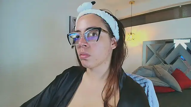 Snapshot of Rossi_ss1 chatting on February 6, 2026, 4:28 am Rossi ss1 online show from February 6, 2026, 4:28 am