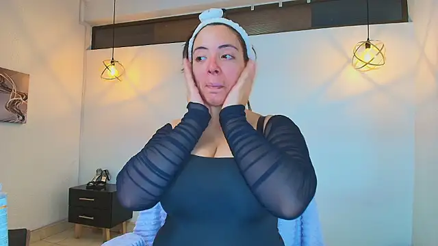 Snapshot of Rossi_ss1 chatting on February 9, 2026, 4:05 am Rossi ss1 online show from February 9, 2026, 4:05 am