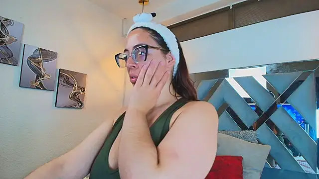 Snapshot of Rossi_ss1 chatting on February 10, 2026, 3:54 am Rossi ss1 online show from February 10, 2026, 3:54 am