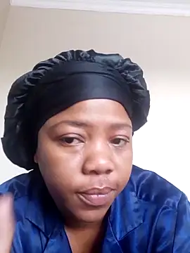 SweetBerryBliss online show from October 13, 2025, 9:09 am