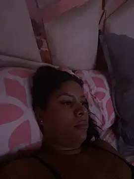 MarianaaSantos online show from April 4, 2026, 6:05 pm