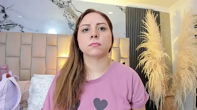cloesummerr  online show from May 23, 2026, 12:20 pm