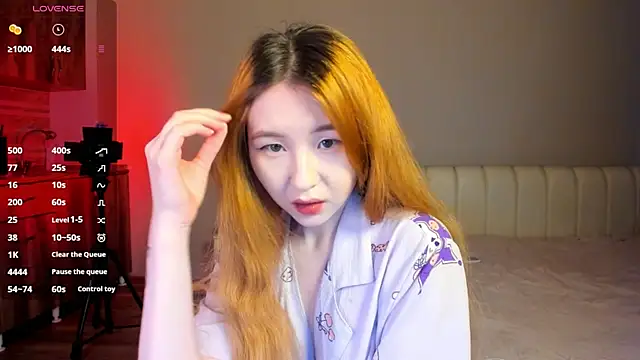 Clarity Yumi online show from November 30, 2025, 12:09 pm