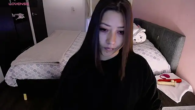 Mia 1120 online show from April 21, 2026, 2:23 pm