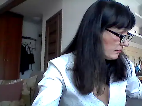 Snapshot of Elena48324 chatting on April 23, 2026, 10:47 am Elena48324 online show from April 23, 2026, 10:47 am