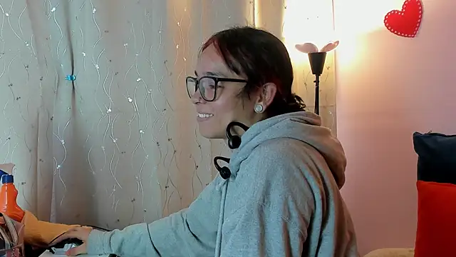 Dafne Mel online show from February 23, 2026, 12:24 pm