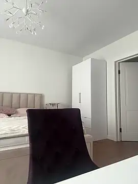 AmandaStoun online show from April 12, 2026, 1:05 pm