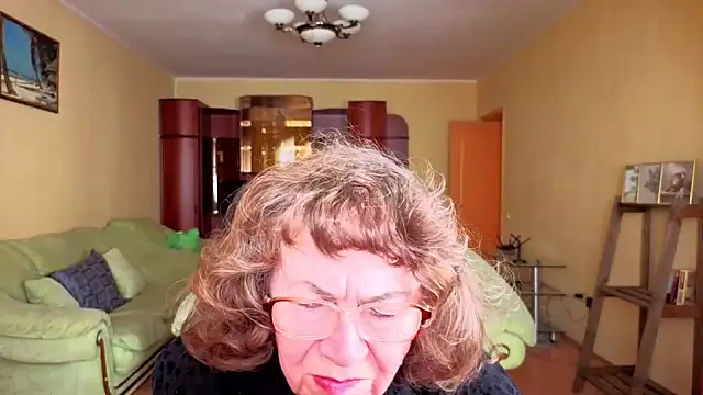 Snapshot of Betty_Brick chatting on January 18, 2026, 7:34 am Betty Brick online show from January 18, 2026, 7:34 am