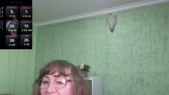 Snapshot of Betty_Brick chatting on April 8, 2026, 1:22 pm Betty Brick online show from April 8, 2026, 1:22 pm