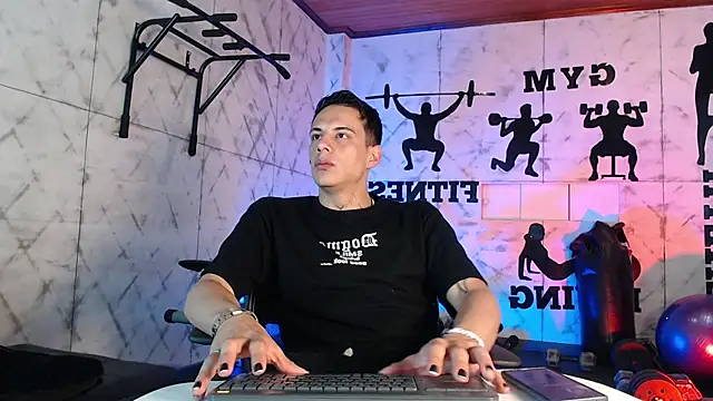 Snapshot of Dustin_Sonne chatting on June 30, 2026, 3:40 am Dustin Sonne online show from June 30, 2026, 3:40 am